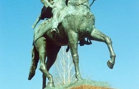 Памятник кавалерист-девице Дуровой Н. А. в Елабуге