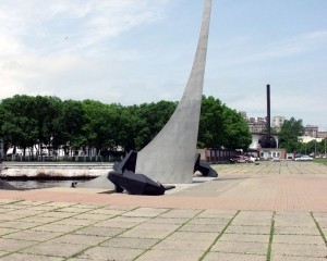 Памятный знак на месте высадки основателей поста Владивосток