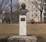 Памятник поэту-партизану Денису Давыдову