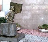 Памятник Челноку