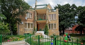 На Лазурной 9