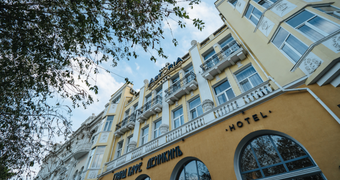 Grand Astoria