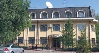 Нефтяник