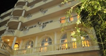 Грейс Наири