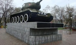 Памятник в честь танковой колонны Приморский Комсомолец