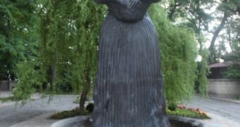 Памятник Одесса-мама