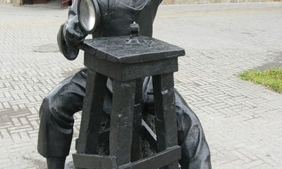 Памятник Левше, подковавшему блоху