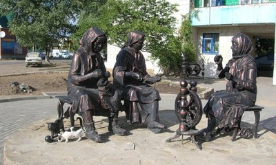 Памятник Рукодельницам