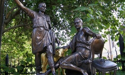 Памятник Илье Ильфу и Евгению Петрову