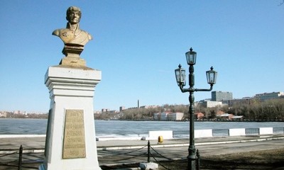 Памятник Андрею Федоровичу Дерябину