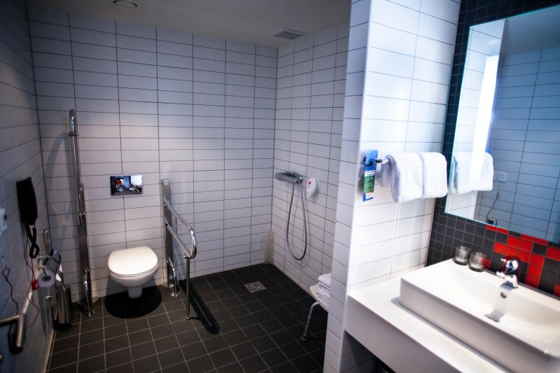 Ванная комната для инвалидов колясочников фото